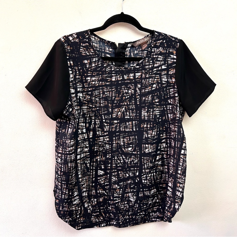 Charlie Jade short sleeve printed lightweight shirt size medium
